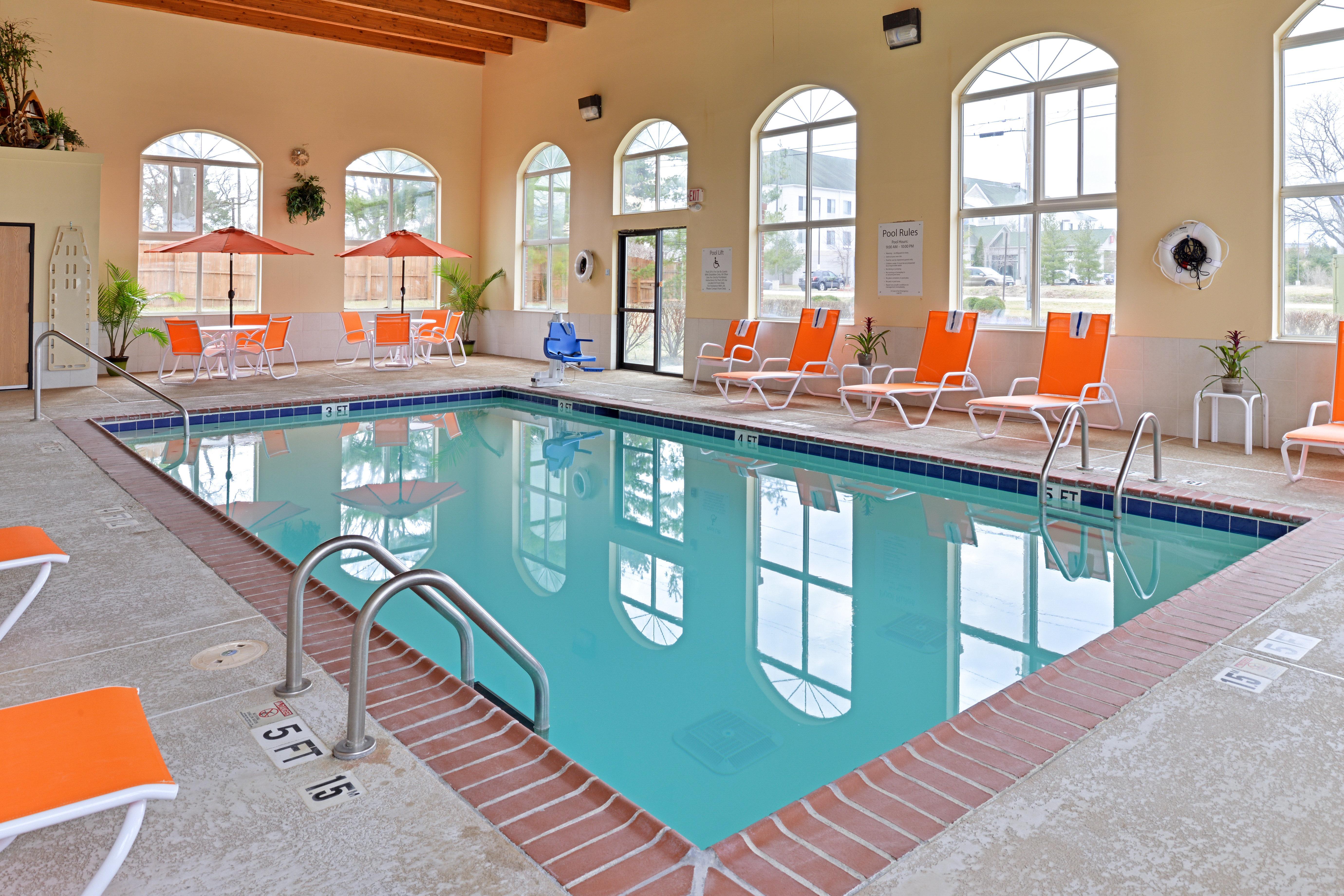 Holiday Inn Express Hotel & Suites Cincinnati-North/Шаронвилл Экстерьер фото